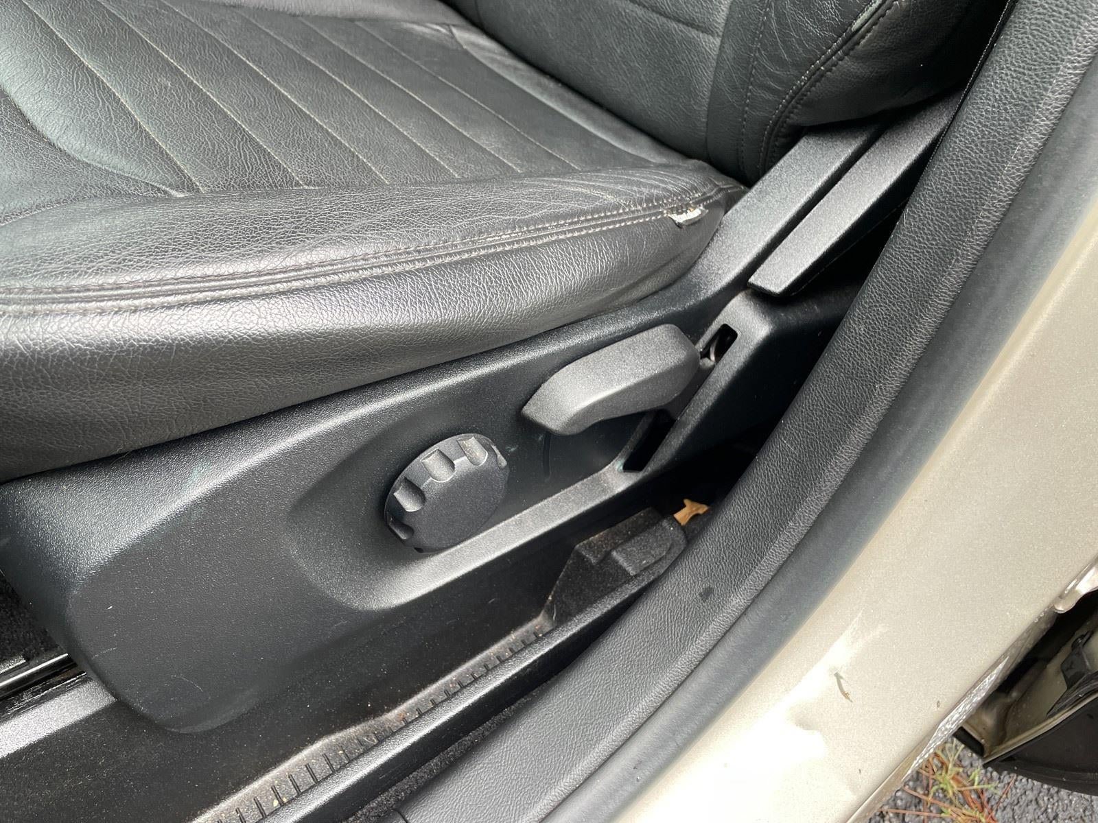 Used 2017 Ford Edge SE w/ Cargo Accessory Package FWD image 16