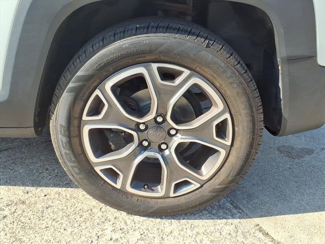 Used 2016 Jeep Renegade Limited FWD image 21