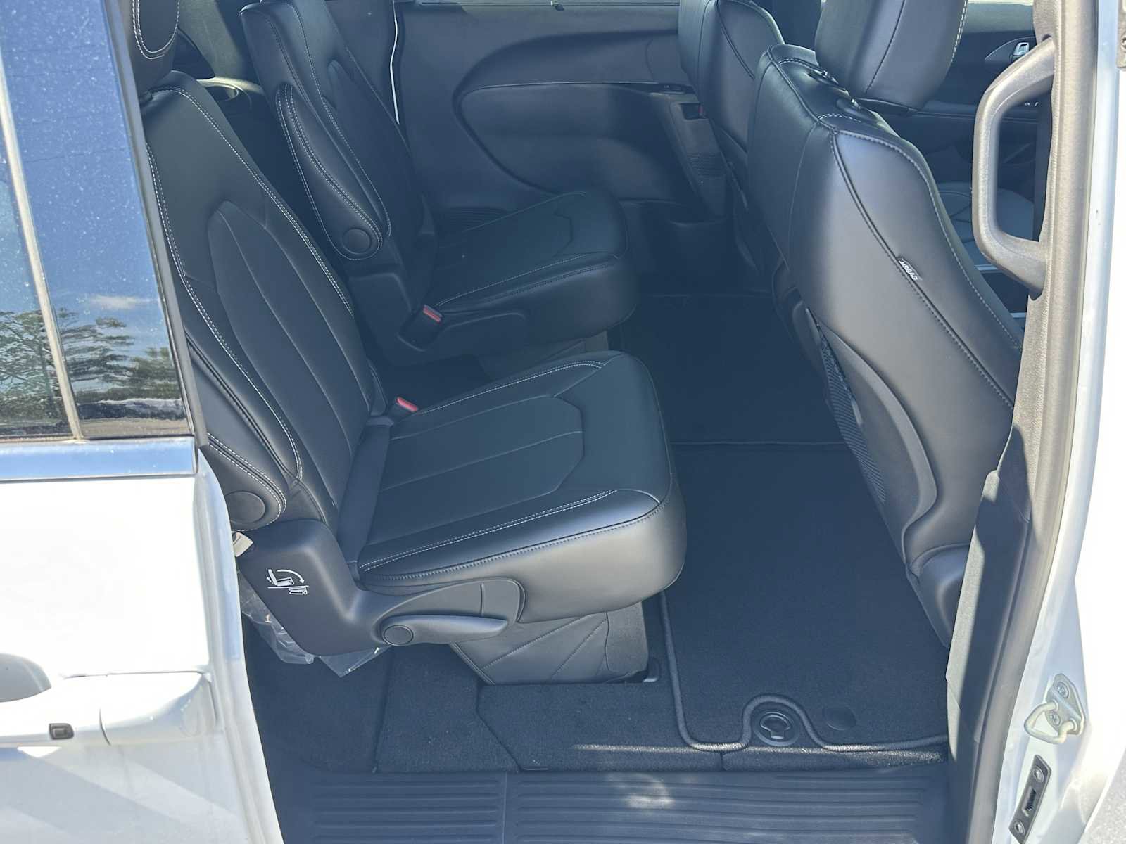 New 2026 Chrysler Voyager LX image 15