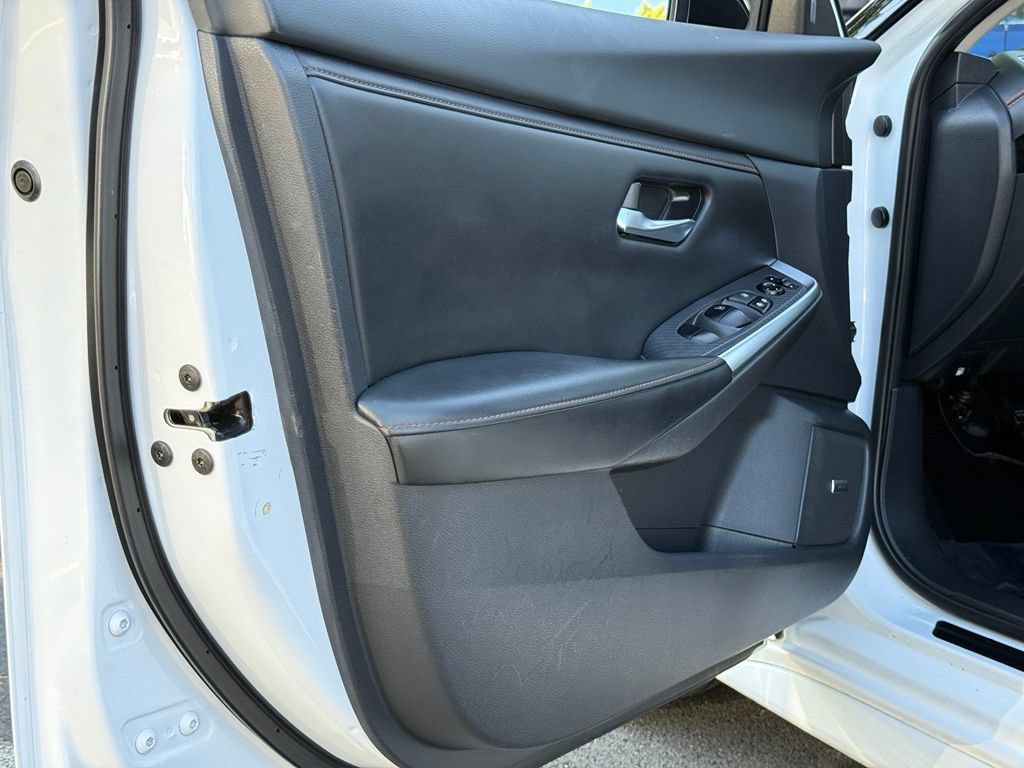 Used 2022 Nissan Sentra SR w/ SR Premium Package FWD image 34