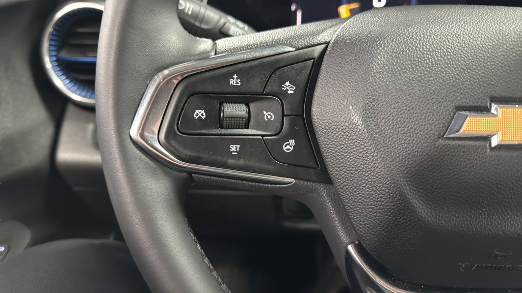 Used 2025 Chevrolet Trax LT w/ LT Convenience Package image 19