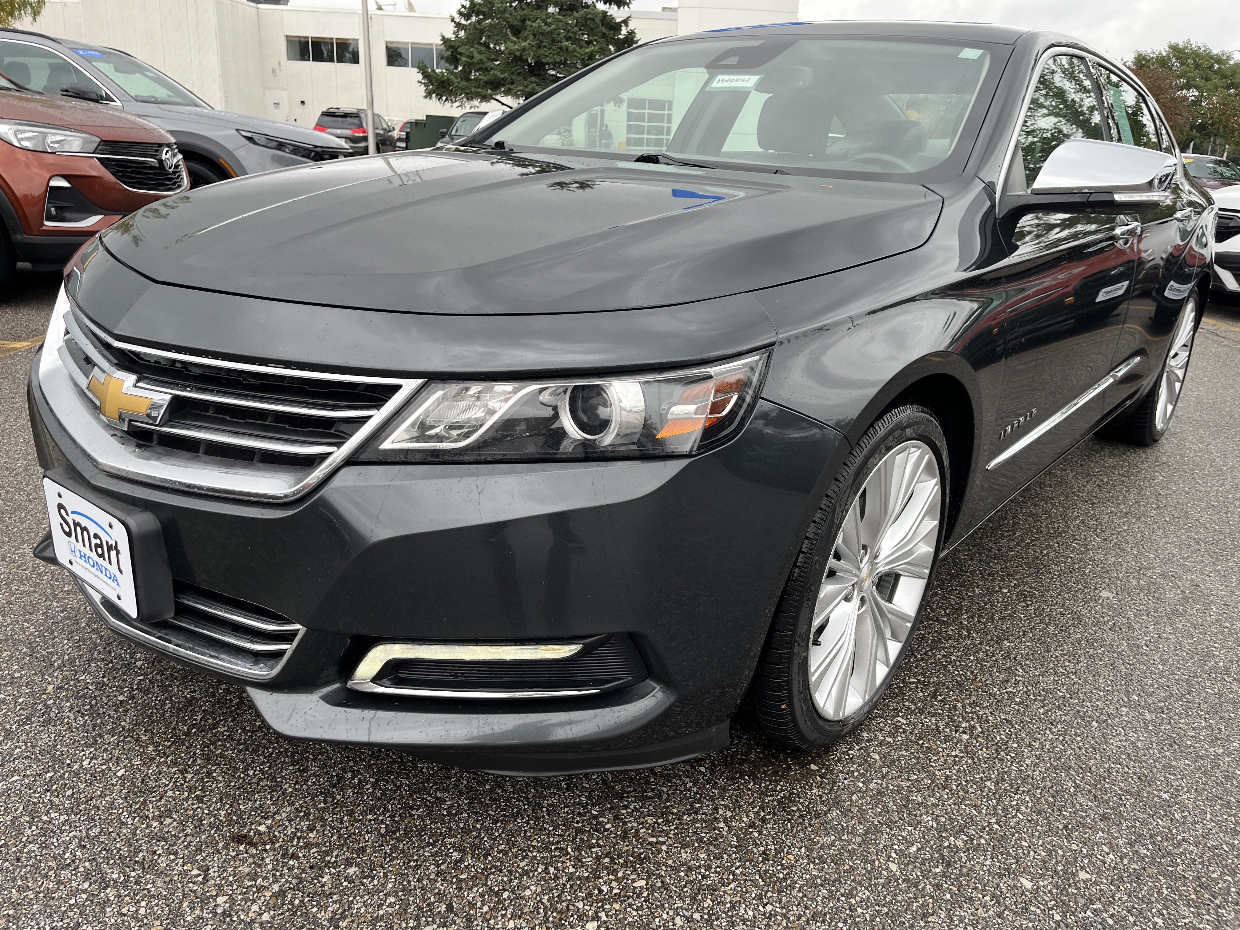 Used 2015 Chevrolet Impala LTZ FWD image 2