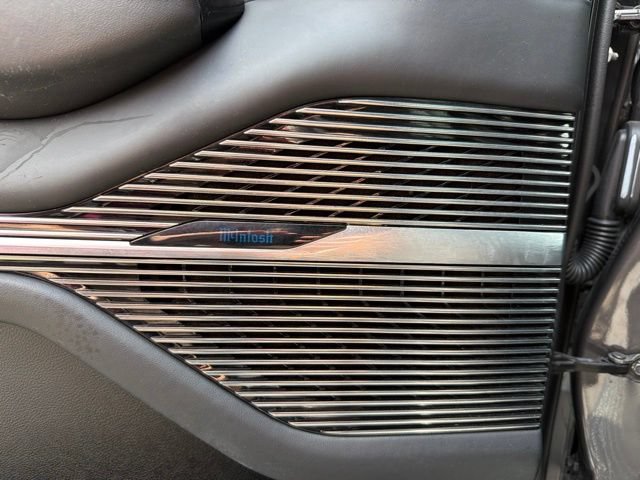 Used 2024 Jeep Grand Wagoneer L Series III AWD/4WD image 26