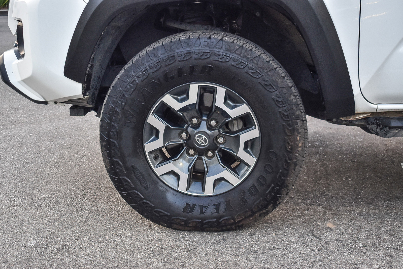 Used 2023 Toyota Tacoma TRD Off-Road image 12