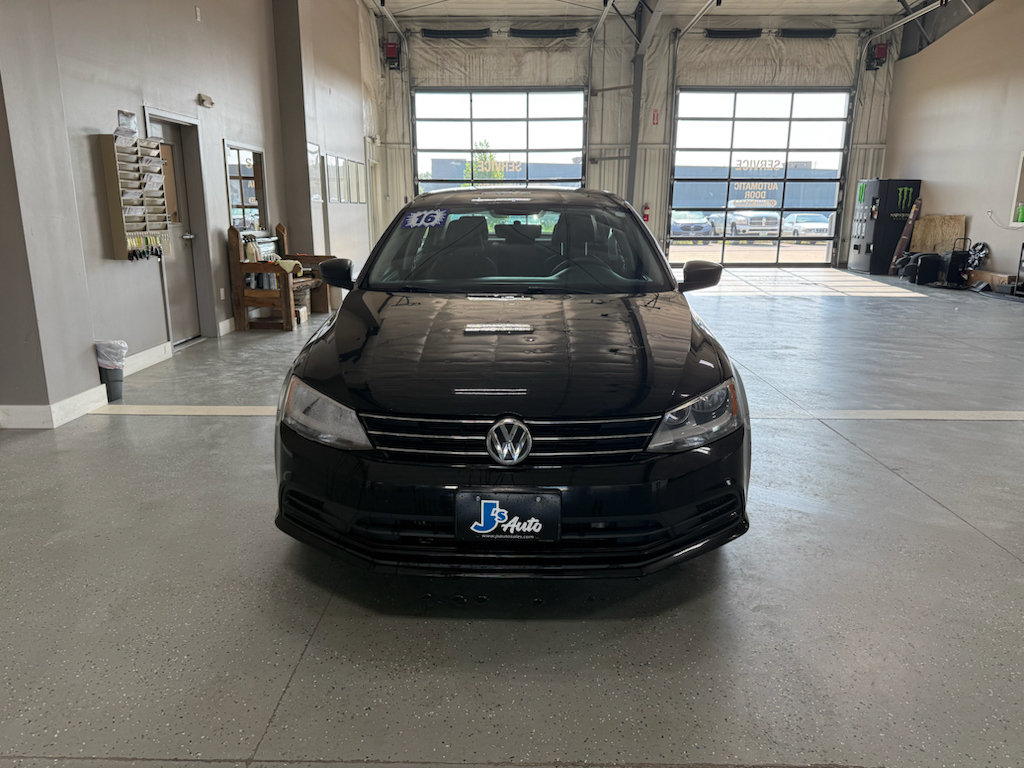 Used 2016 Volkswagen Jetta SE FWD image 3