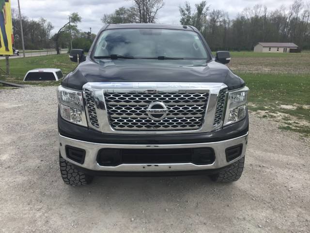 Used 2019 Nissan Titan SV w/ SV Convenience Package AWD/4WD image 8