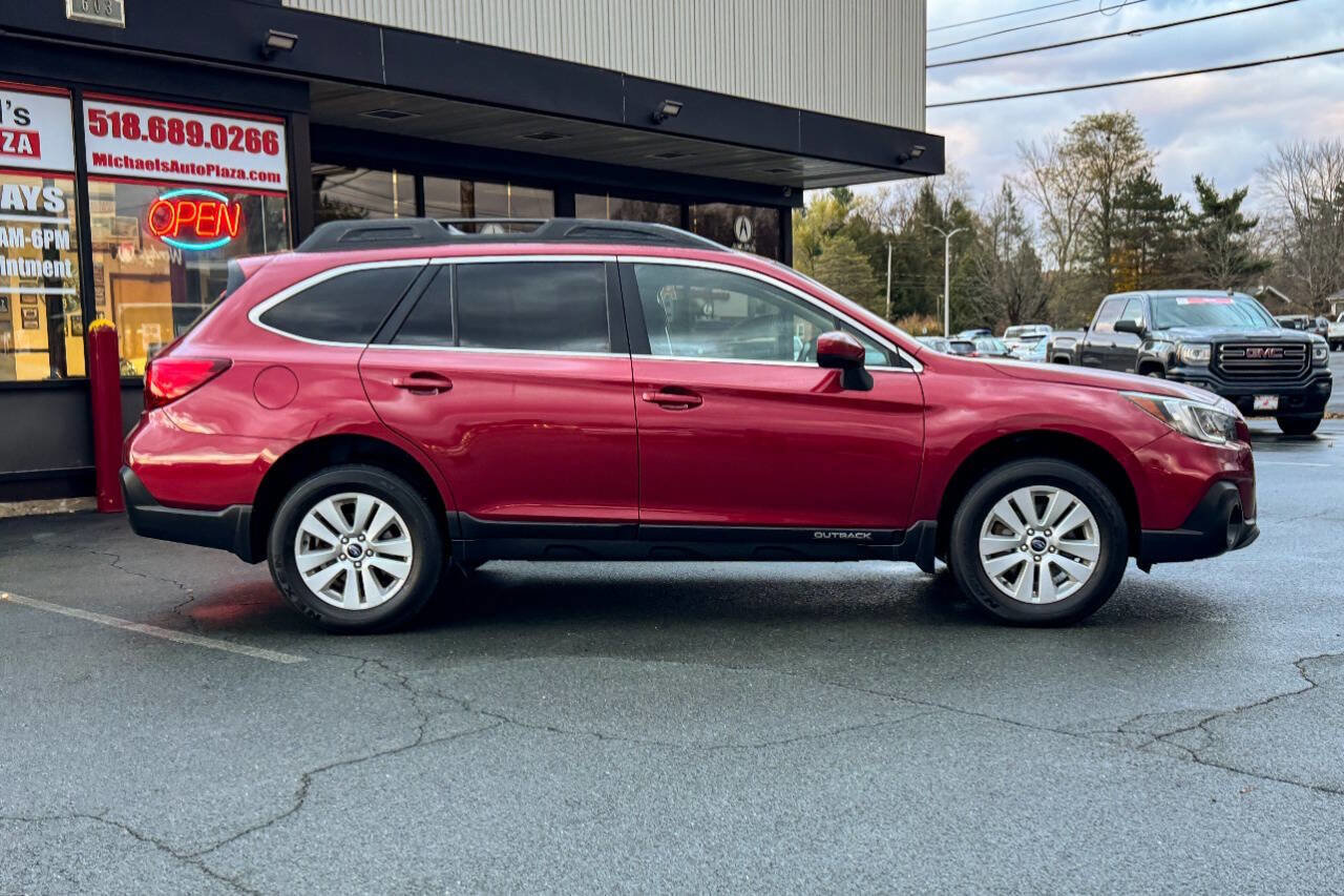 Used 2018 Subaru Outback 2.5i Premium image 3