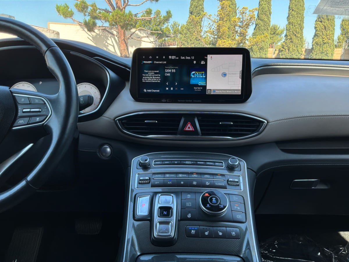 Used 2023 Hyundai Santa Fe Limited AWD/4WD image 15