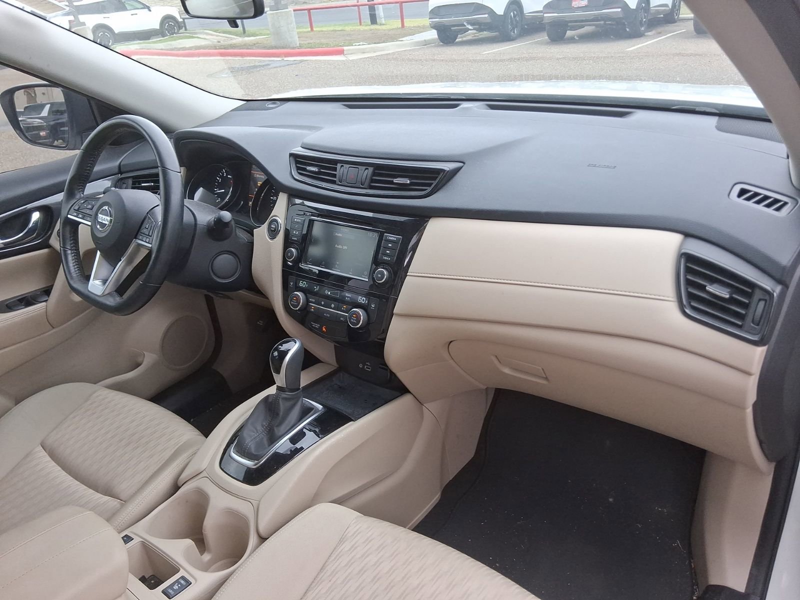 Used 2020 Nissan Rogue SV FWD image 11