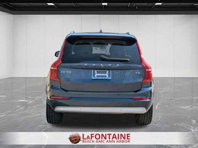 Used 2022 Volvo XC90 T5 Momentum w/ Climate Package image 4
