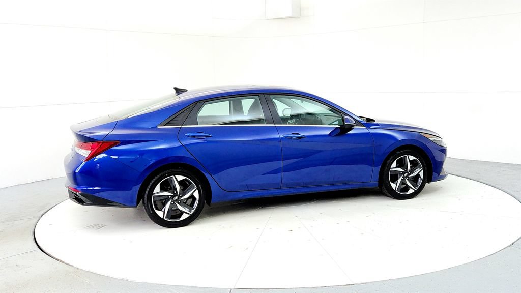 Used 2023 Hyundai Elantra Limited w/ Cargo Package FWD image 6