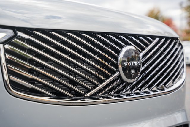 New 2026 Volvo XC90 B6 Plus w/ Protection Package Premier image 11
