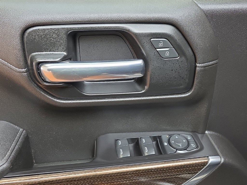 Used 2020 Chevrolet Silverado 1500 RST image 24