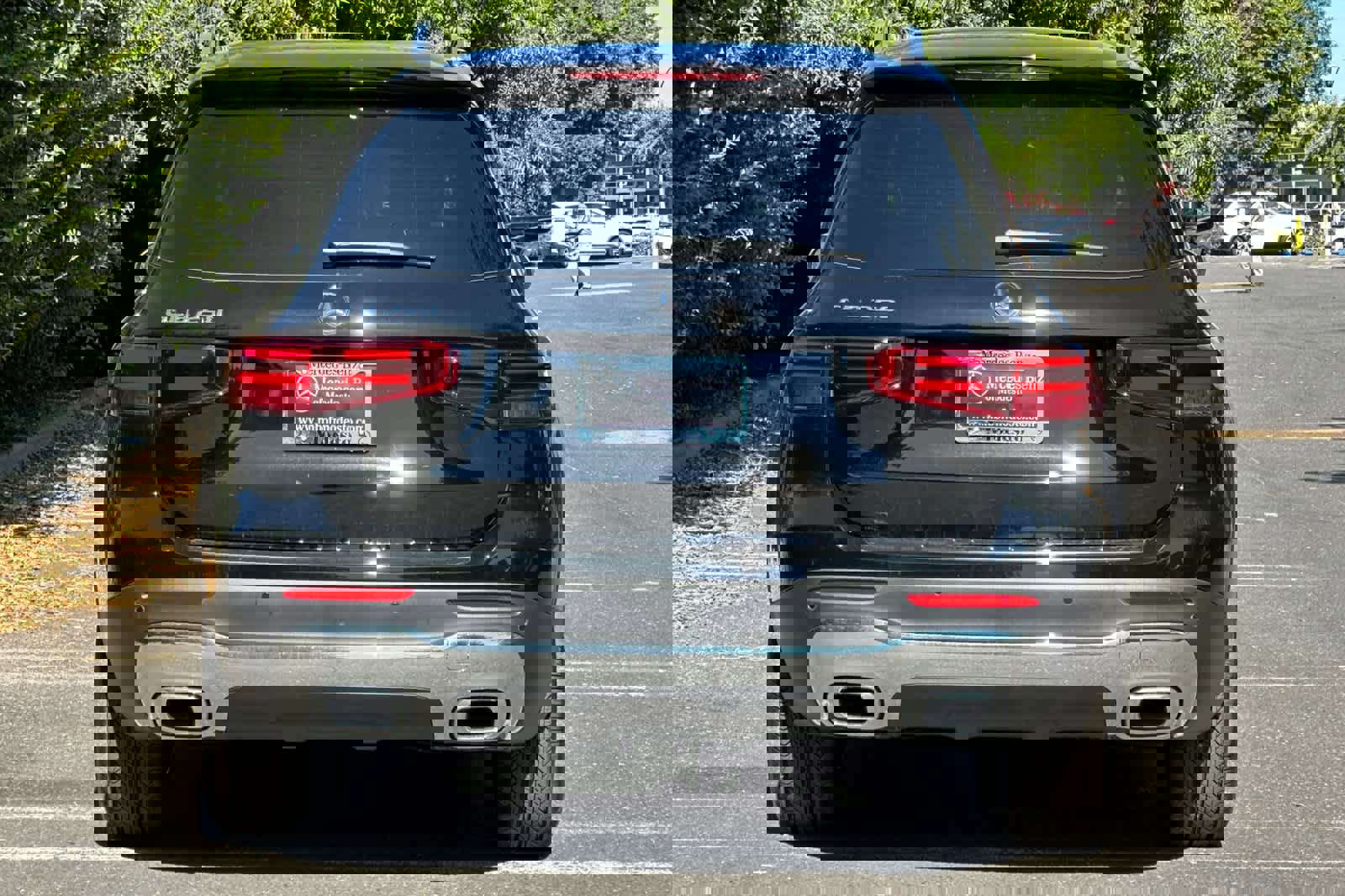 New 2025 Mercedes-Benz GLB 250 image 4