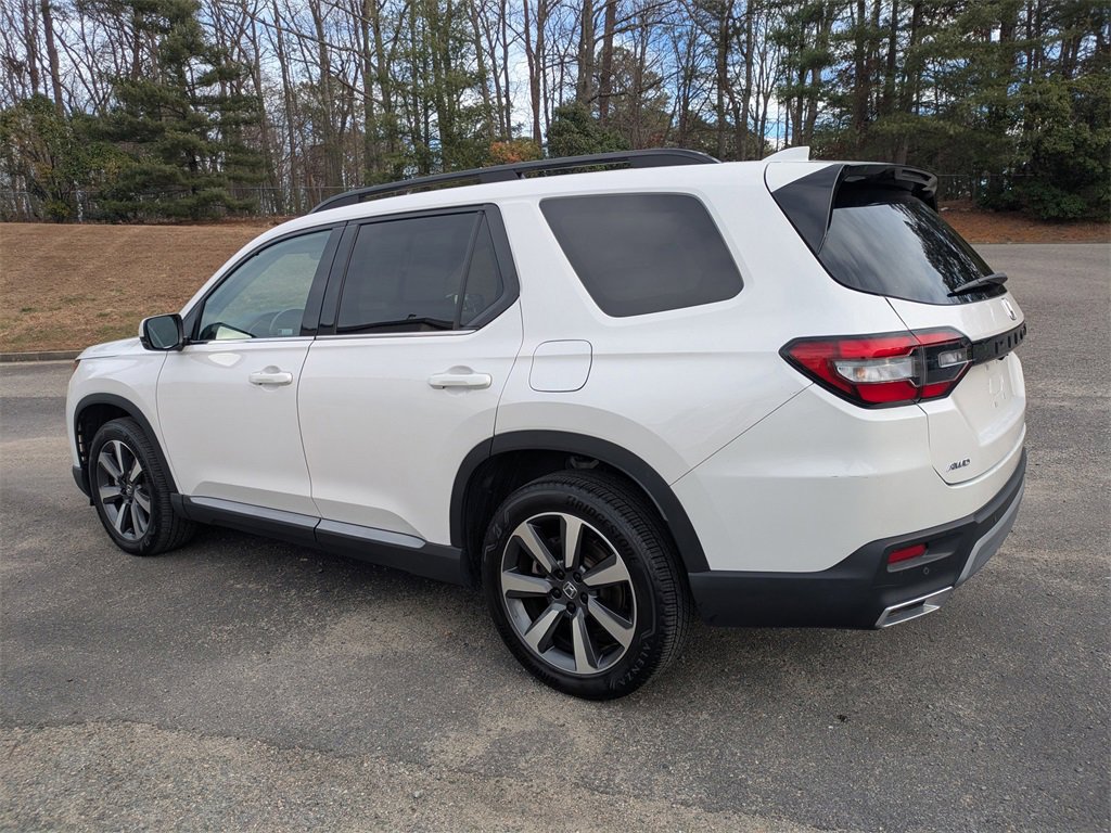 Used 2025 Honda Pilot Touring image 6