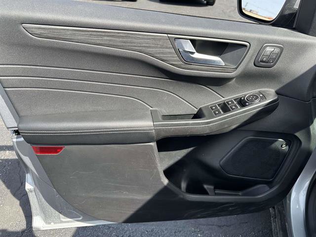 Used 2023 Ford Escape Platinum w/ Premium Technology Package AWD/4WD image 9