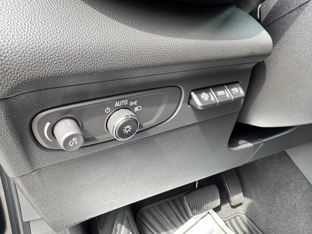 Certified 2023 Buick Envision Avenir AWD/4WD image 16