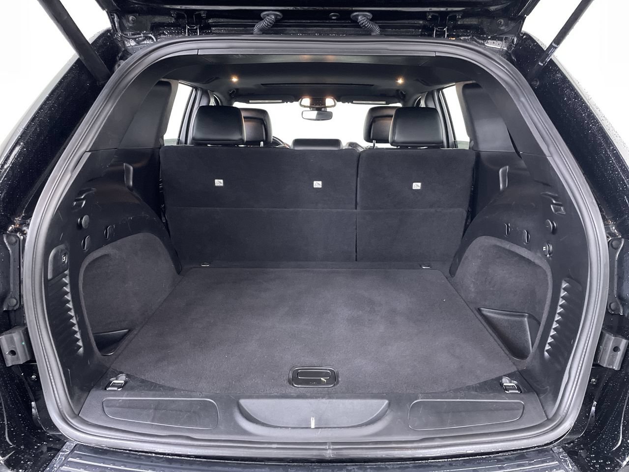 Used 2020 Jeep Grand Cherokee Limited AWD/4WD image 22