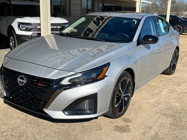 Used 2024 Nissan Altima 2.5 SR w/ SR Premium Package image 6