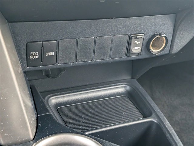 Used 2015 Toyota RAV4 XLE image 24