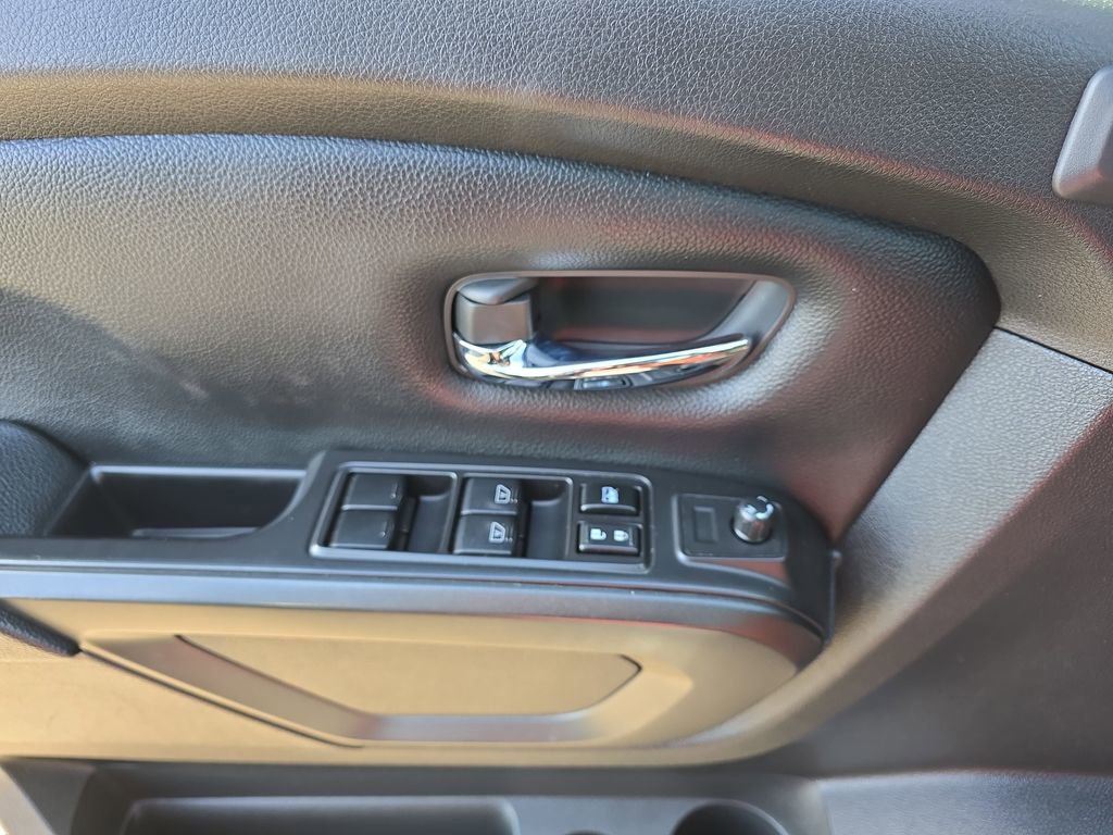 Used 2021 Nissan Titan PRO-4X w/ Pro-4x Convenience Package image 33