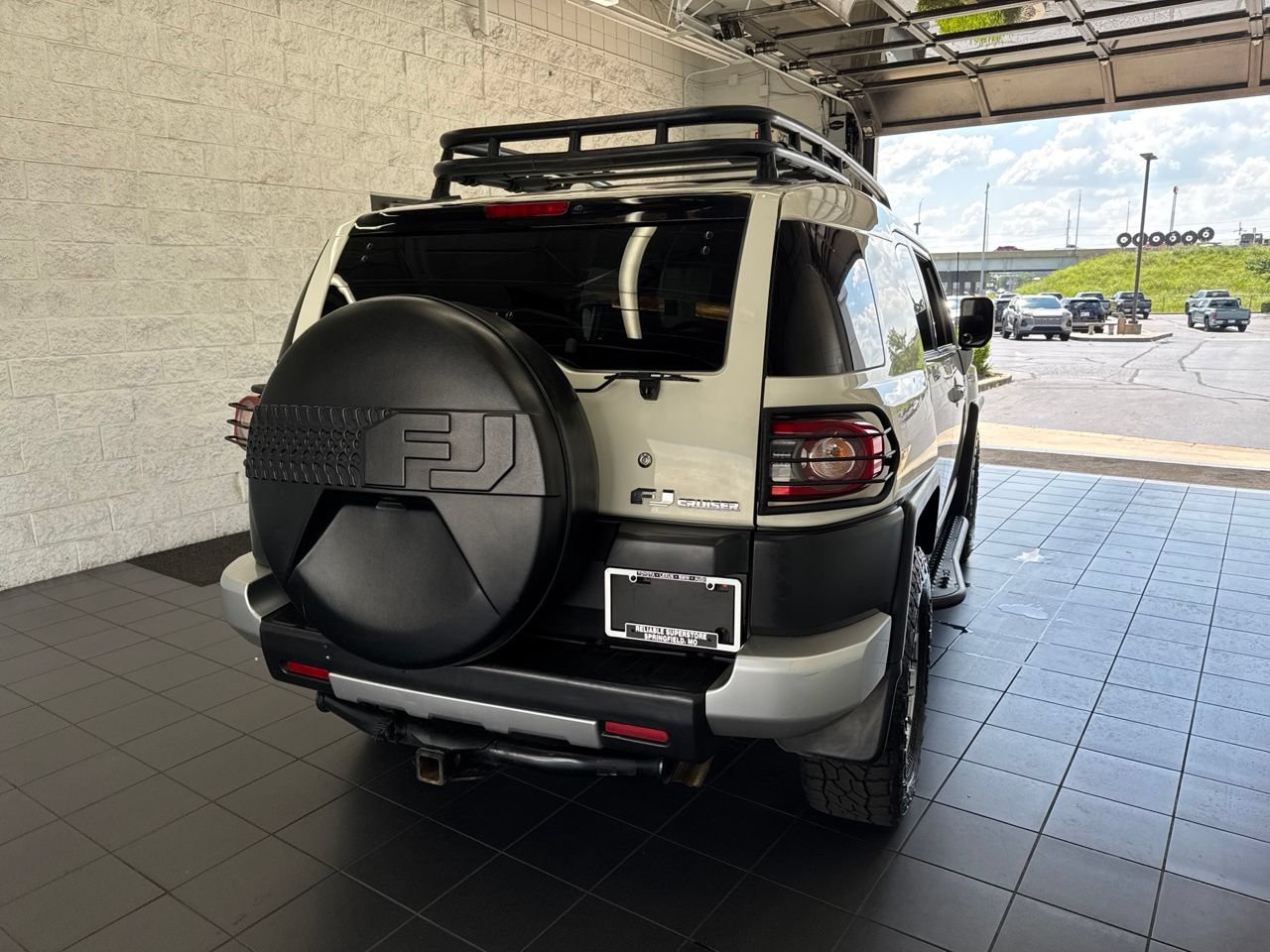 Used 2014 Toyota FJ Cruiser 4WD w/ Convenience Package image 7
