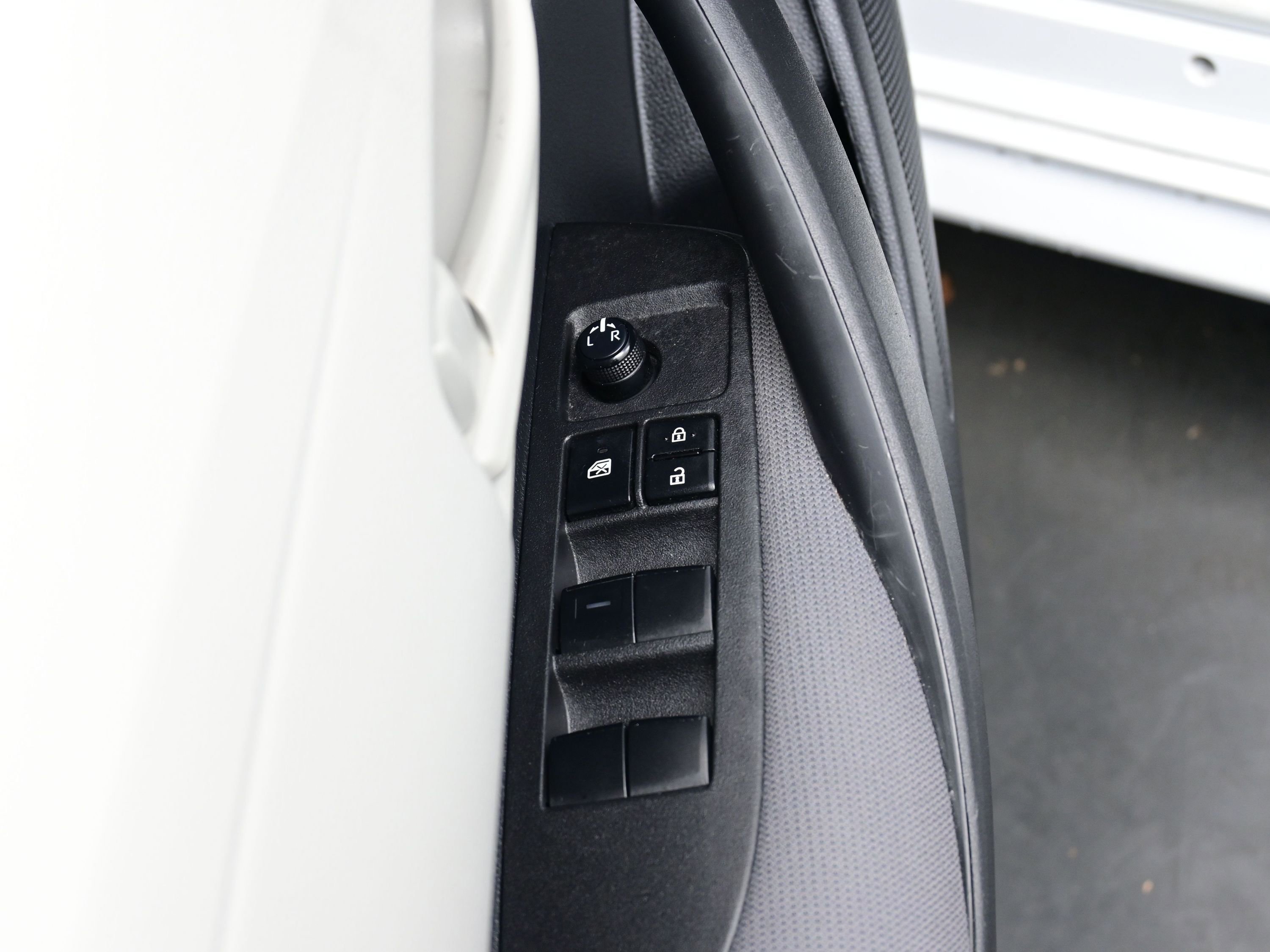 Used 2022 Toyota Corolla LE image 10