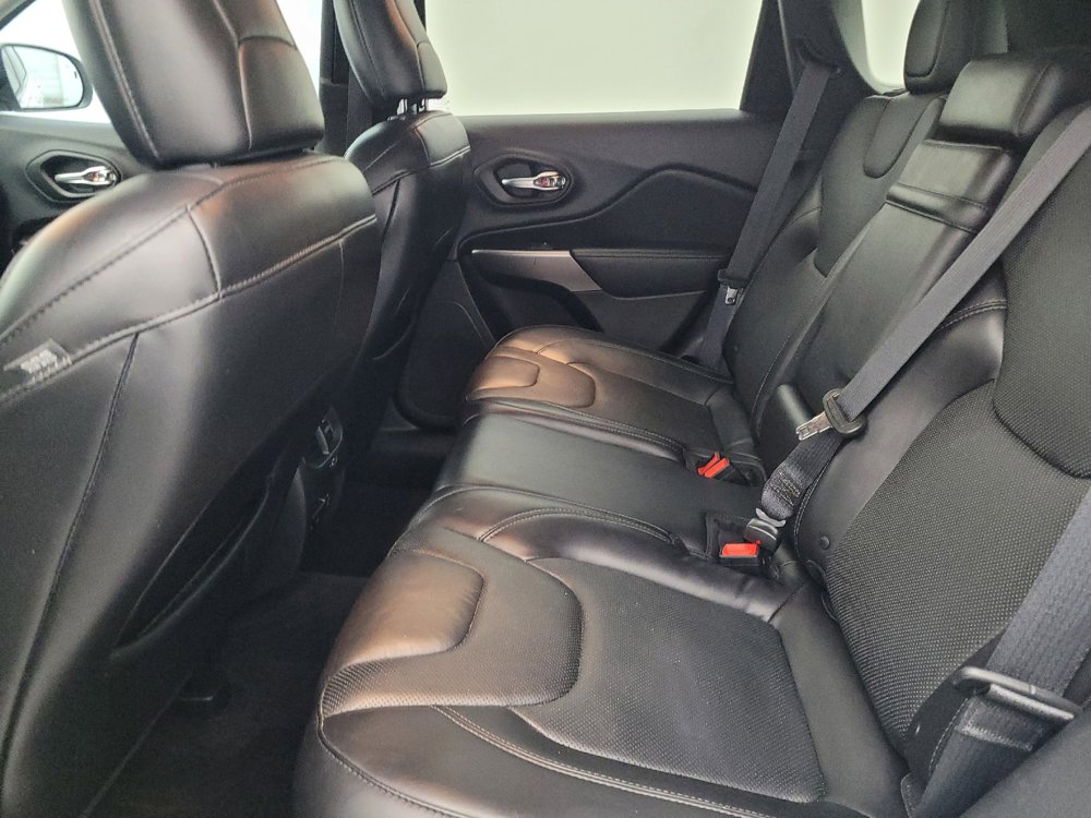 Used 2019 Jeep Cherokee Limited AWD/4WD image 18
