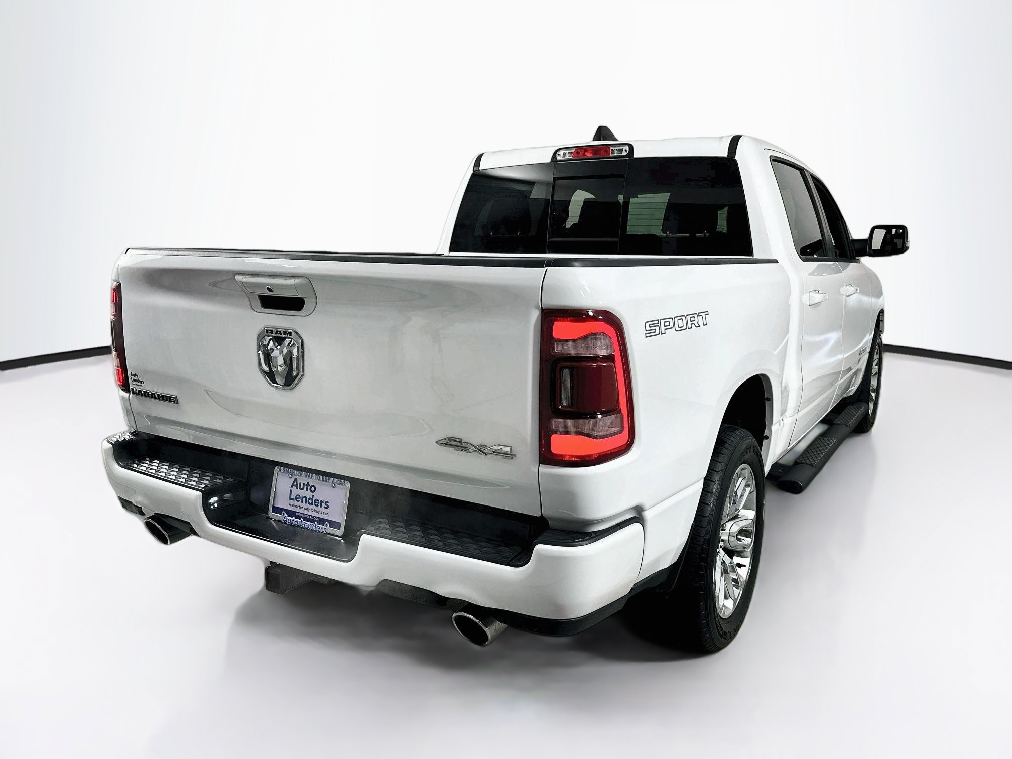 Used 2023 RAM 1500 Laramie AWD/4WD image 5