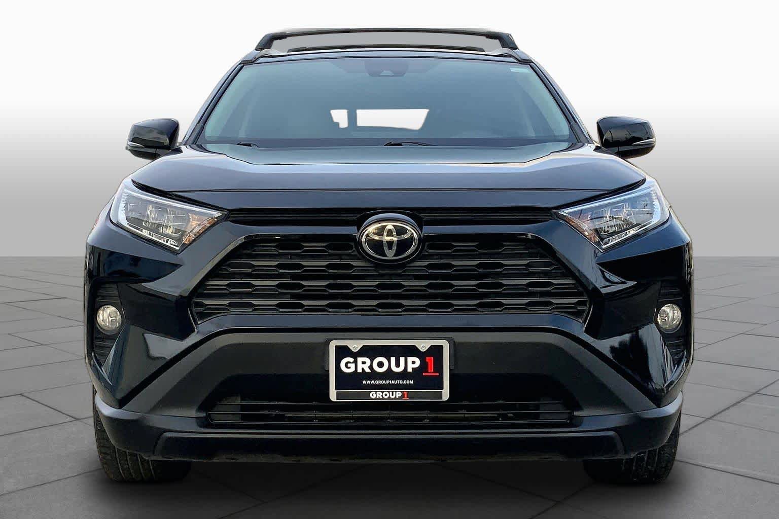 Used 2021 Toyota RAV4 XLE Premium FWD image 4
