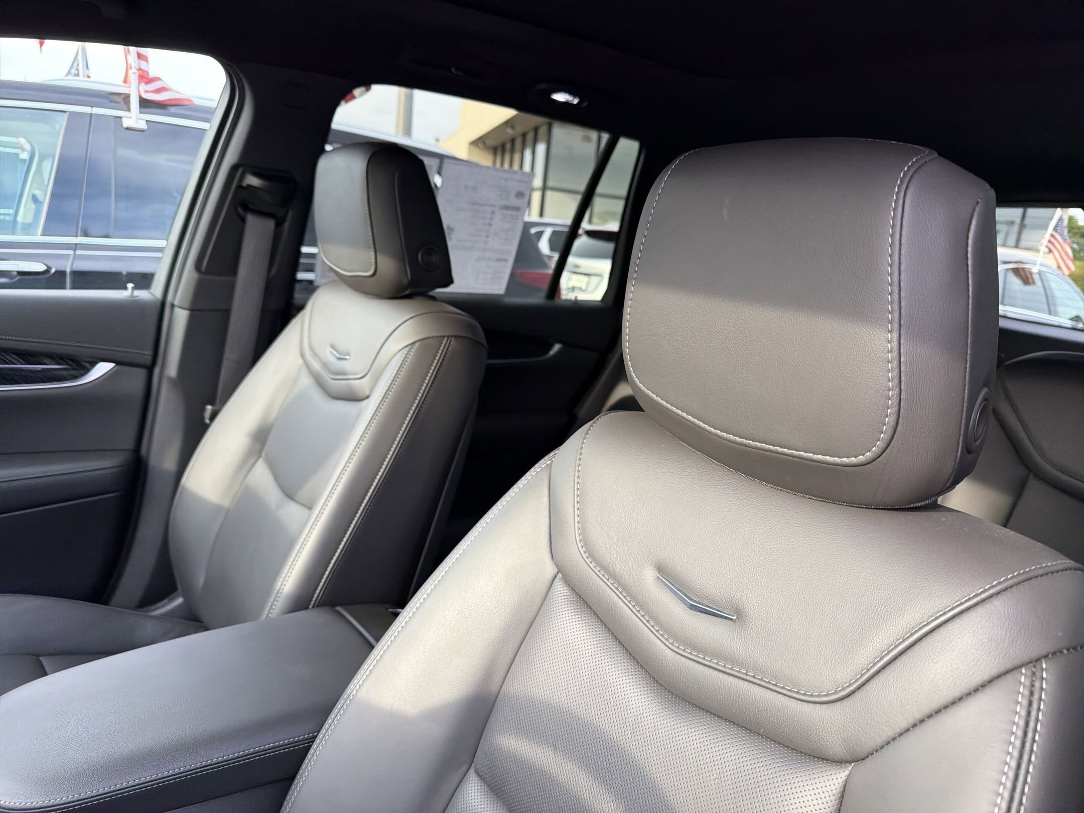 Certified 2025 Cadillac XT6 Premium Luxury image 11