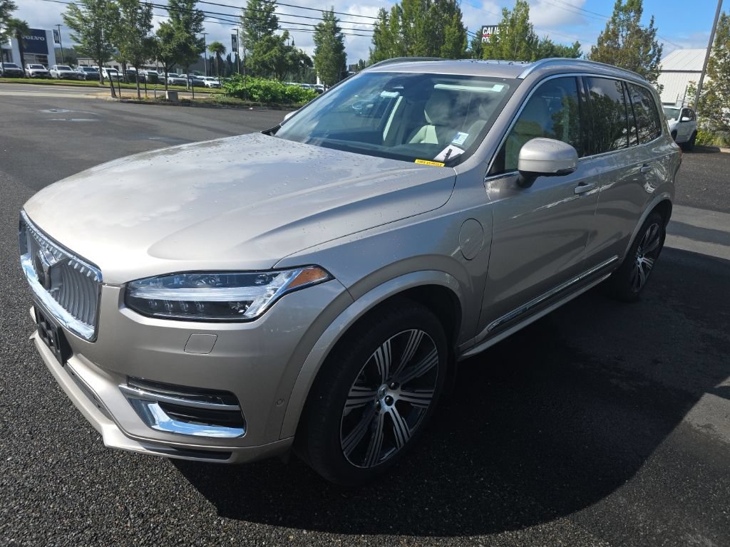 Used 2024 Volvo XC90 T8 Plus w/ Protection Package Premier AWD/4WD image 1