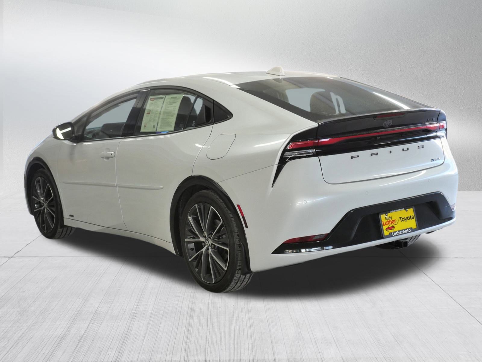 Used 2024 Toyota Prius XLE image 5