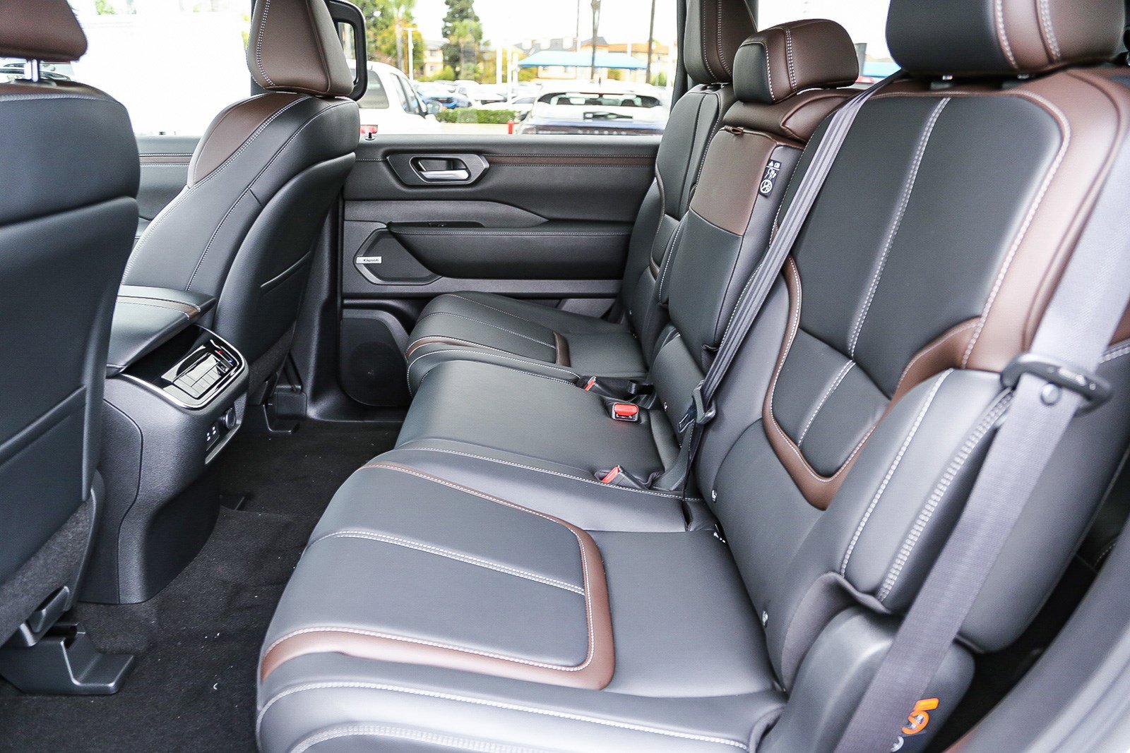 New 2025 Nissan Armada SL image 24