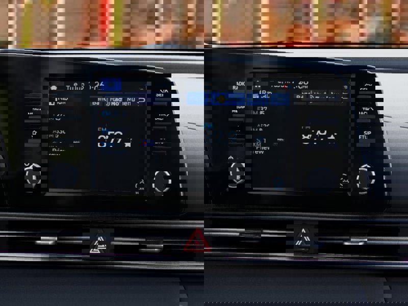 Certified 2025 Hyundai Elantra SE image 13