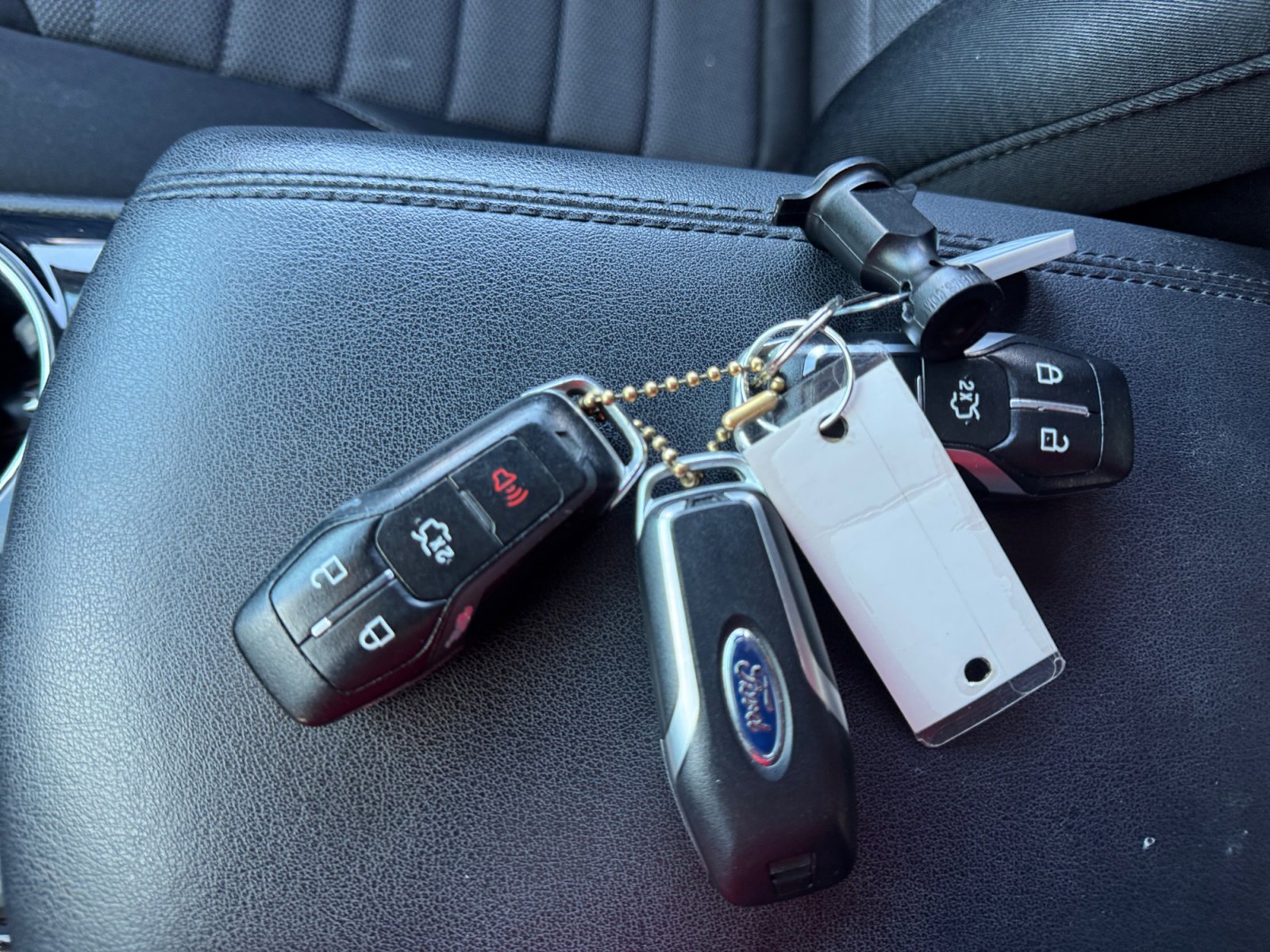 Used 2016 Ford Edge SE image 25