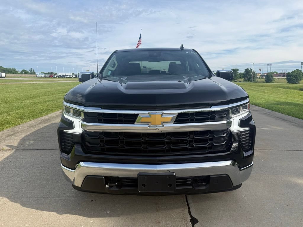 Used 2023 Chevrolet Silverado 1500 LT AWD/4WD image 10