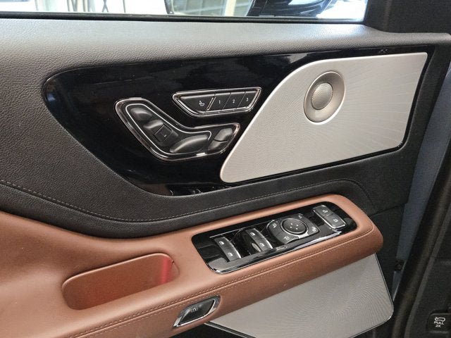 Used 2025 Lincoln Aviator Reserve w/ Equipment Group 201A AWD/4WD image 23