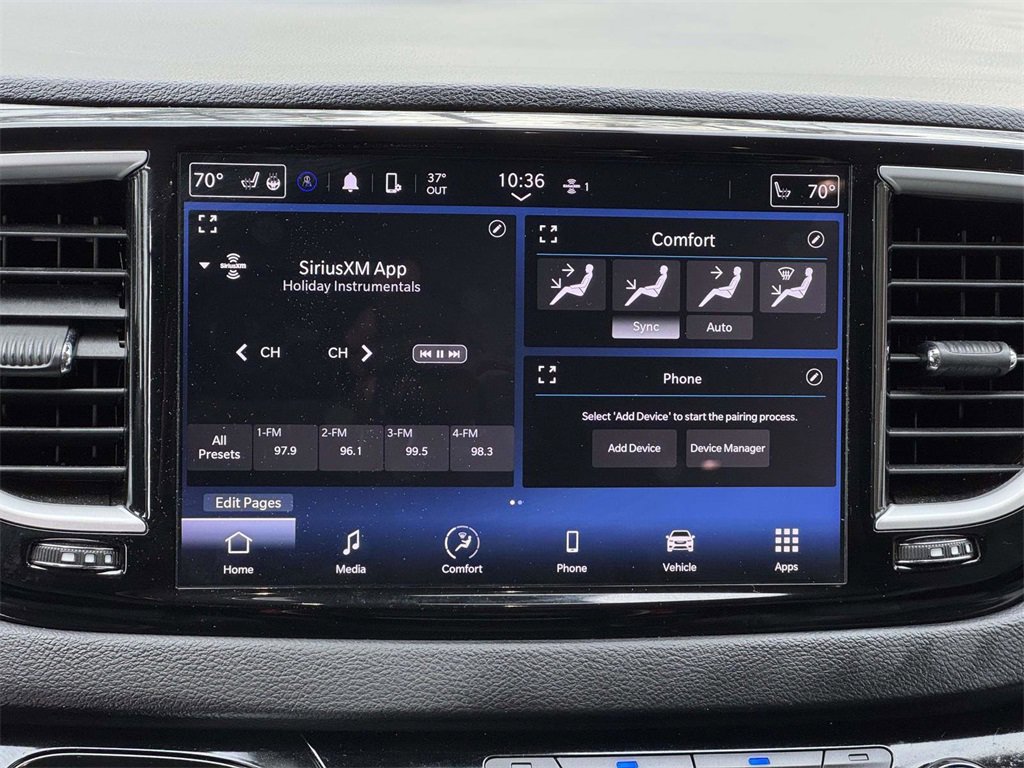 Used 2024 Chrysler Pacifica Touring-L image 4