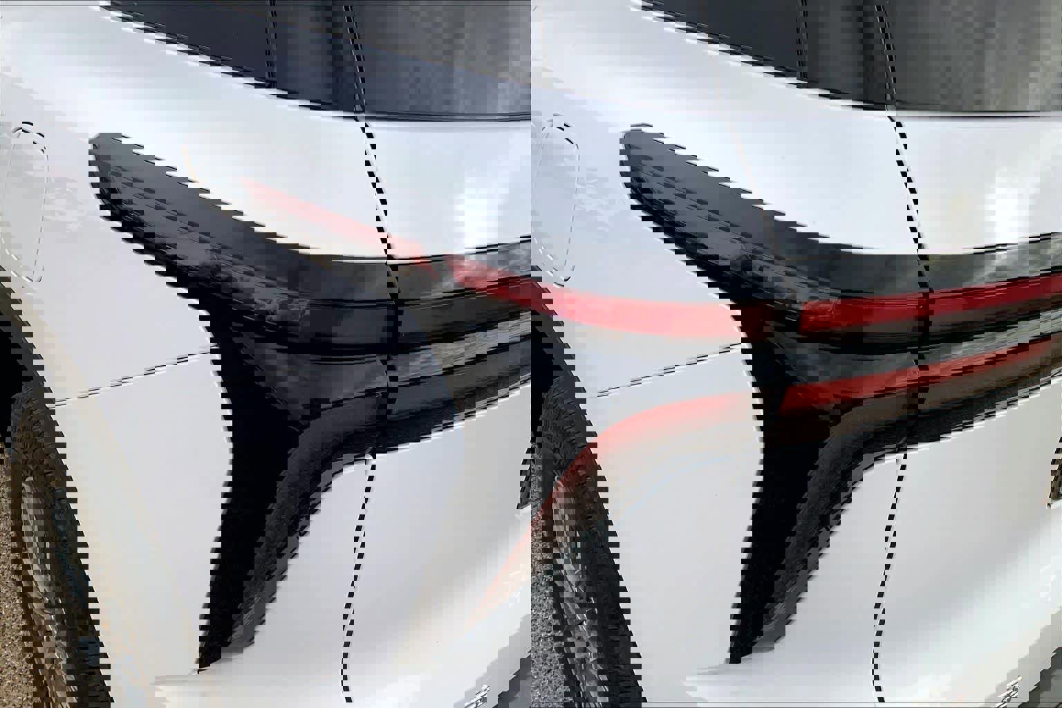 Used 2025 Chevrolet Traverse LT image 31