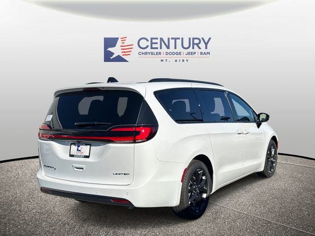 New 2026 Chrysler Pacifica Limited image 2
