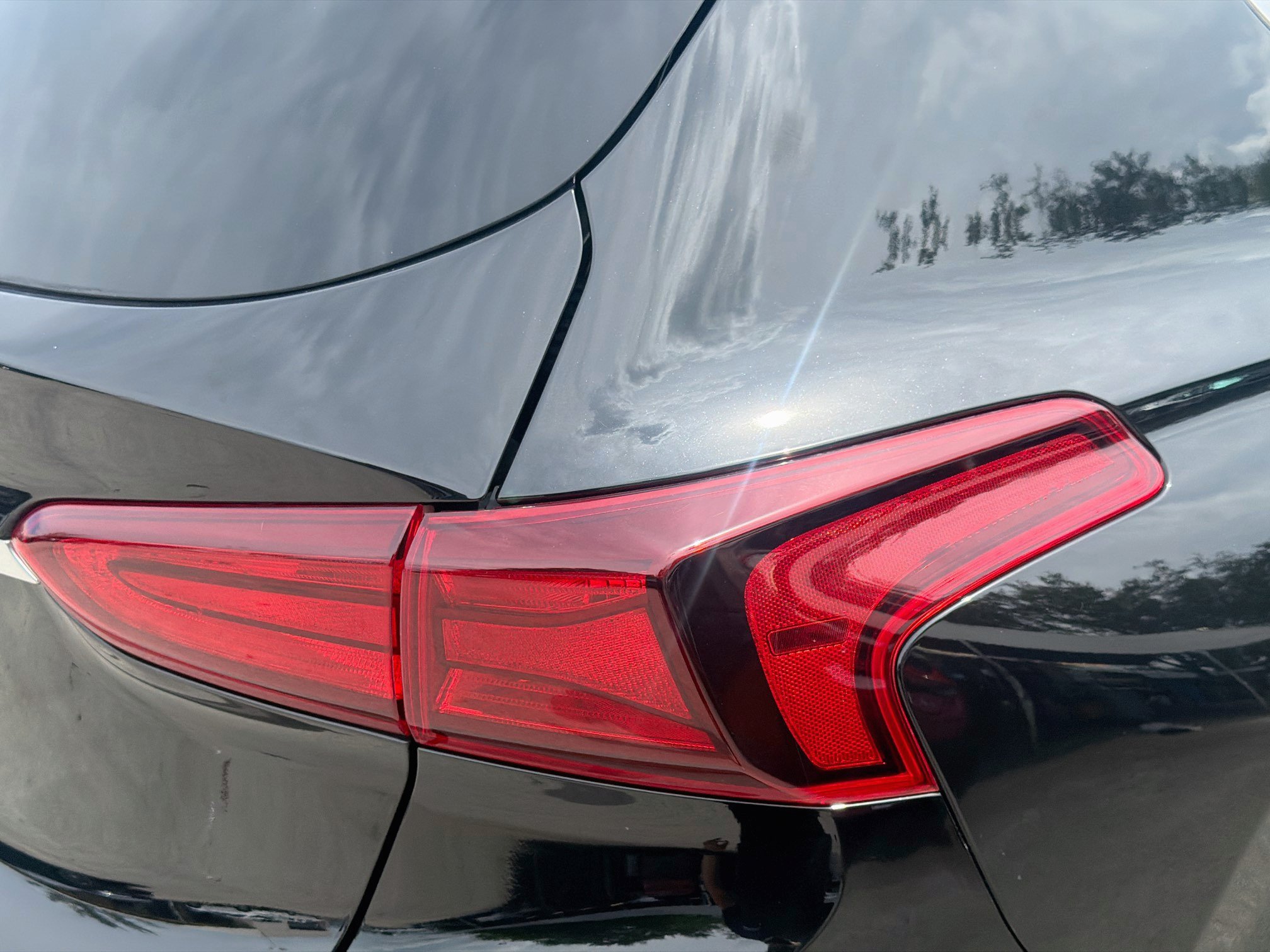 Used 2020 Hyundai Santa Fe SE FWD image 25