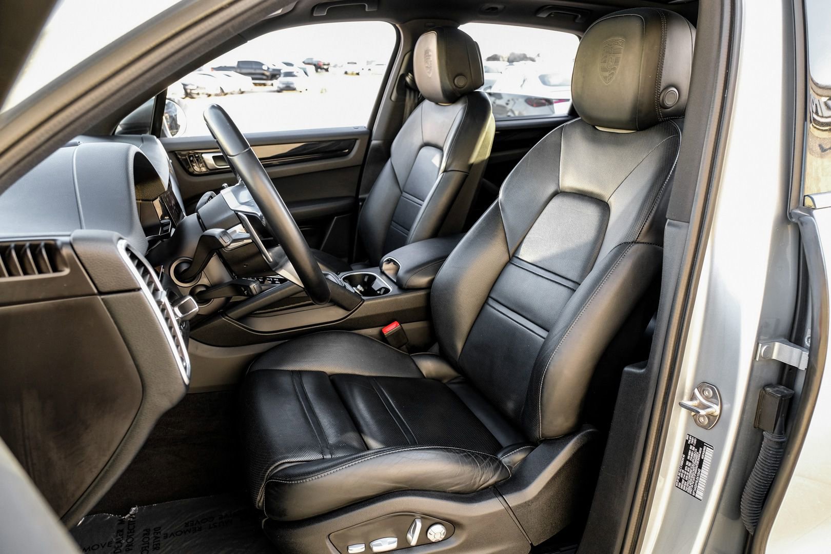 Used 2020 Porsche Cayenne image 29