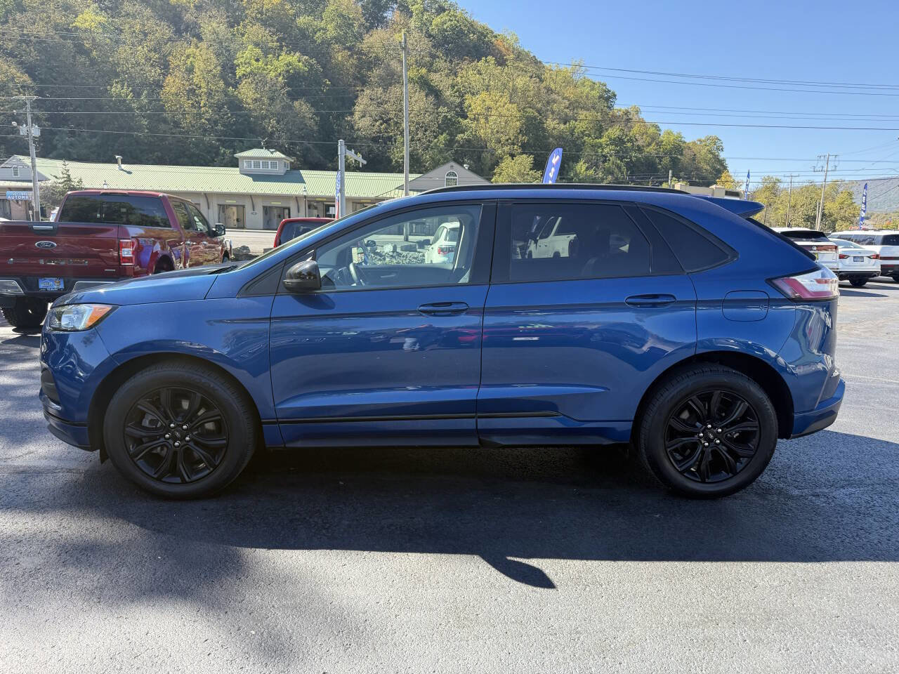Used 2022 Ford Edge SE w/ Black Appearance Package image 7