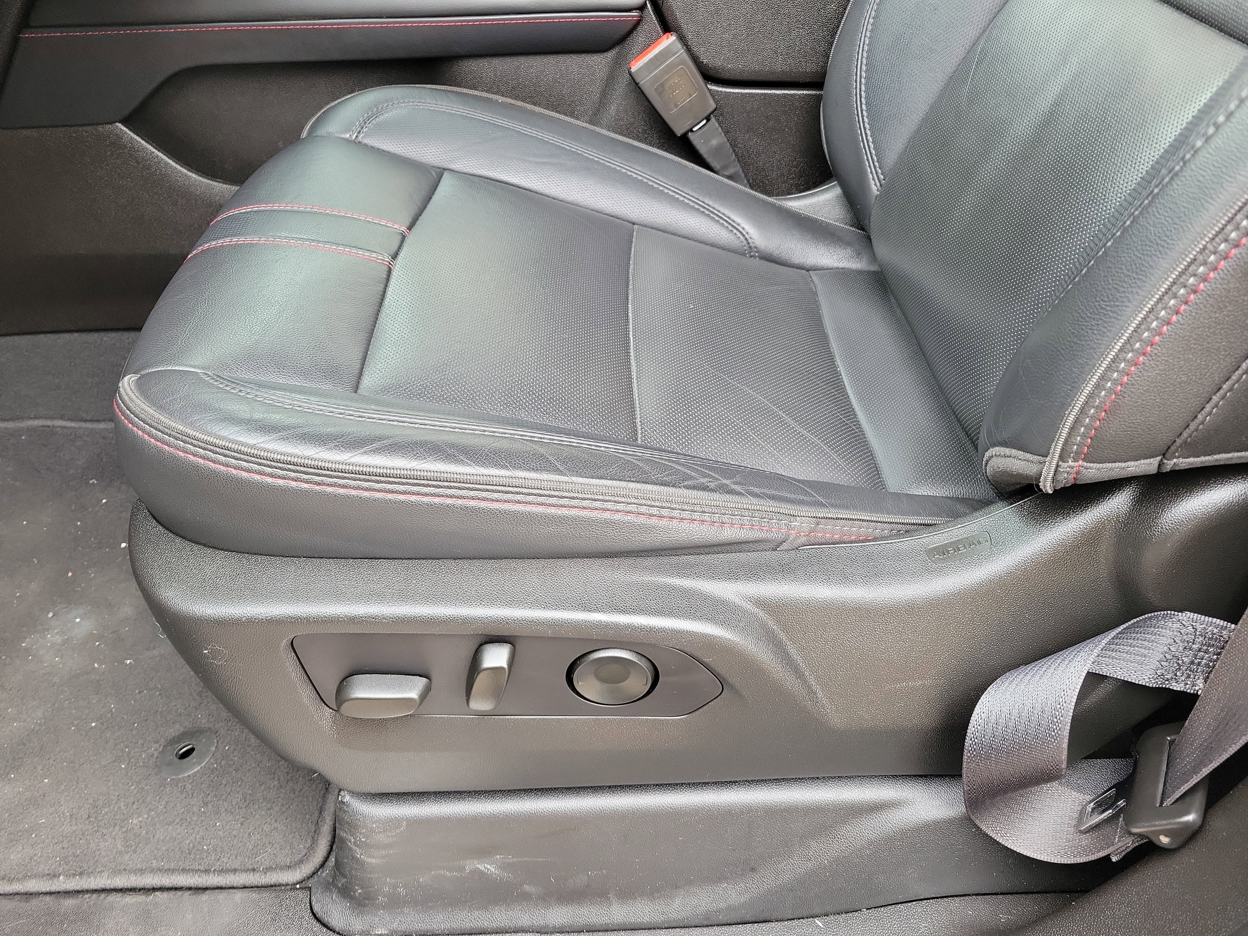 Used 2021 Chevrolet Tahoe RST w/ Luxury Package image 5