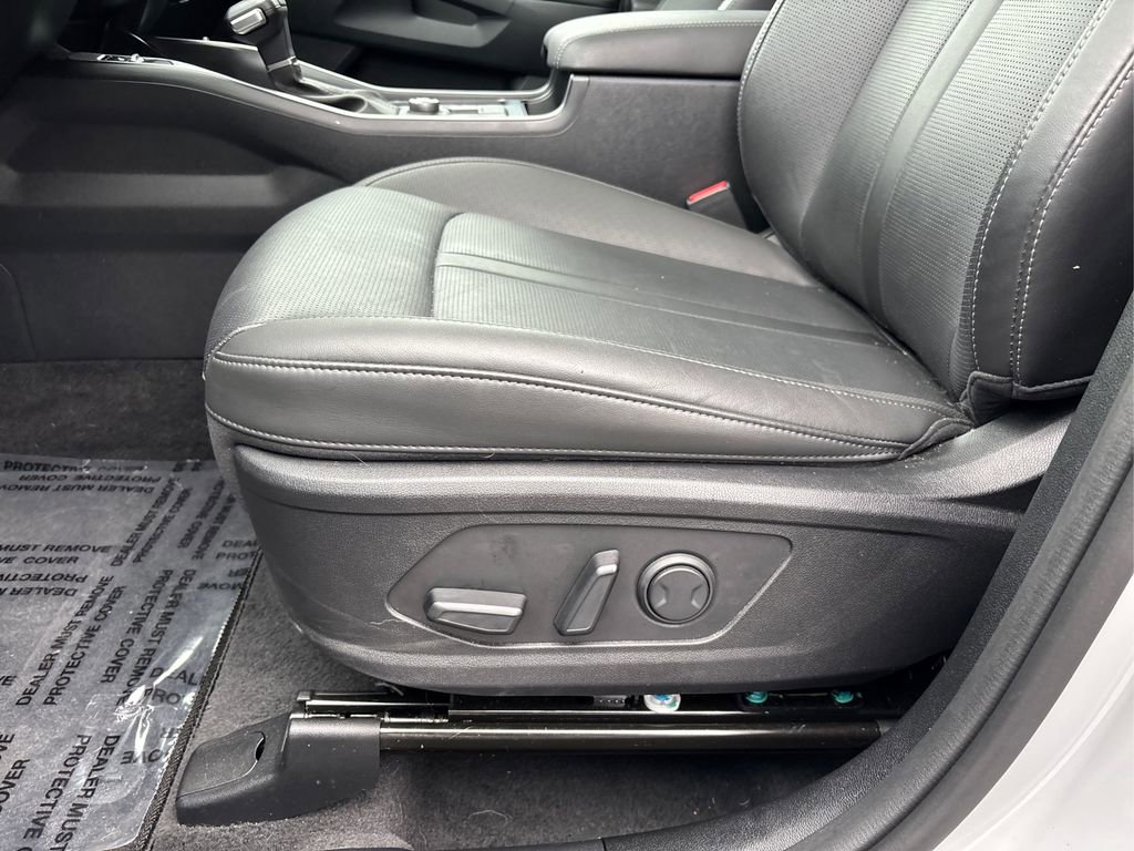 Certified 2025 Kia Sorento S w/ Panoramic Sunroof Package image 38