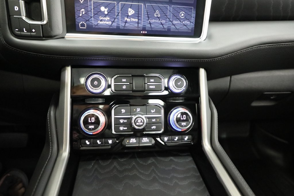 Used 2022 GMC Yukon Denali w/ Advanced Technology Package AWD/4WD image 7