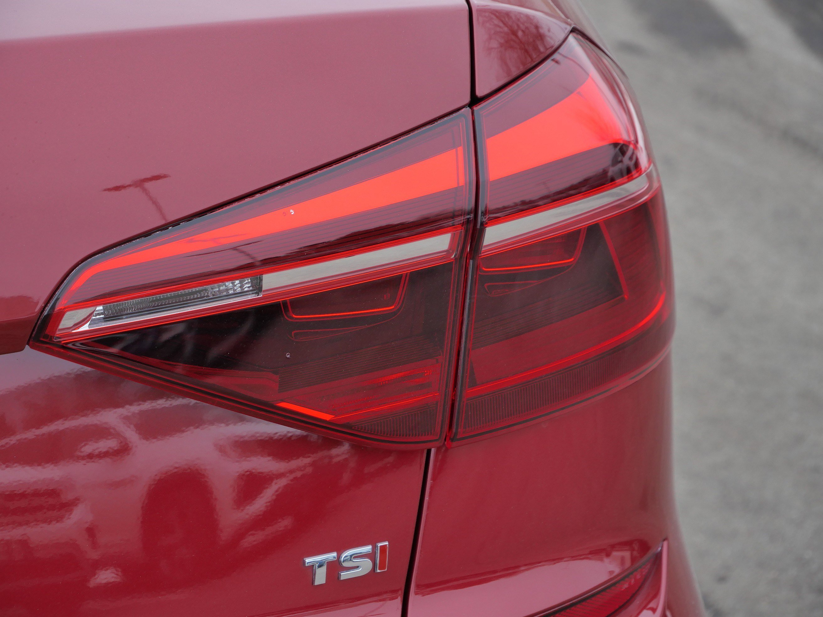 Used 2019 Volkswagen Passat 2.0T Wolfsburg image 17