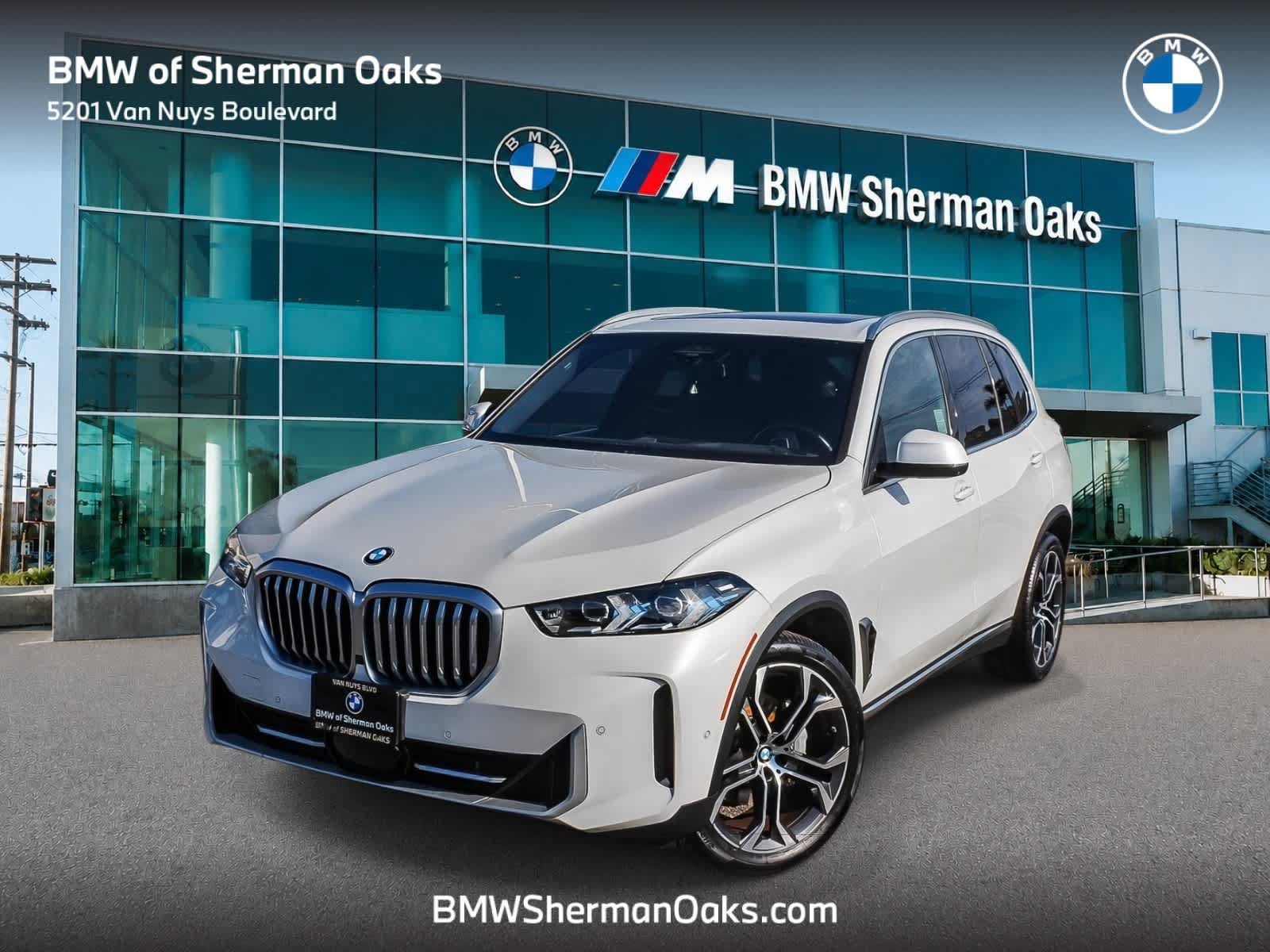 Used 2024 BMW X5 xDrive40i w/ Premium Package AWD/4WD image 1