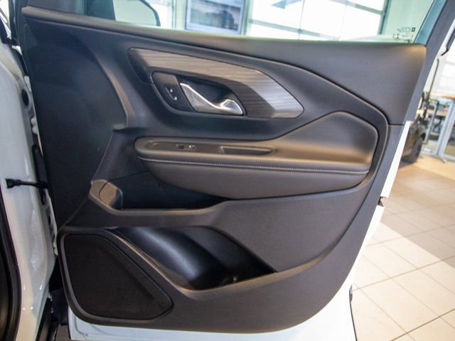 Used 2022 GMC Terrain SLE w/ Driver Convenience Package image 10